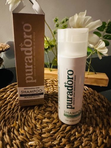 Click to view full screen Shampoo Antiforfora & Radici Sane – Combatte la forfora e i capelli grassi, rinfresca il cuoio capelluto 200ml photo review